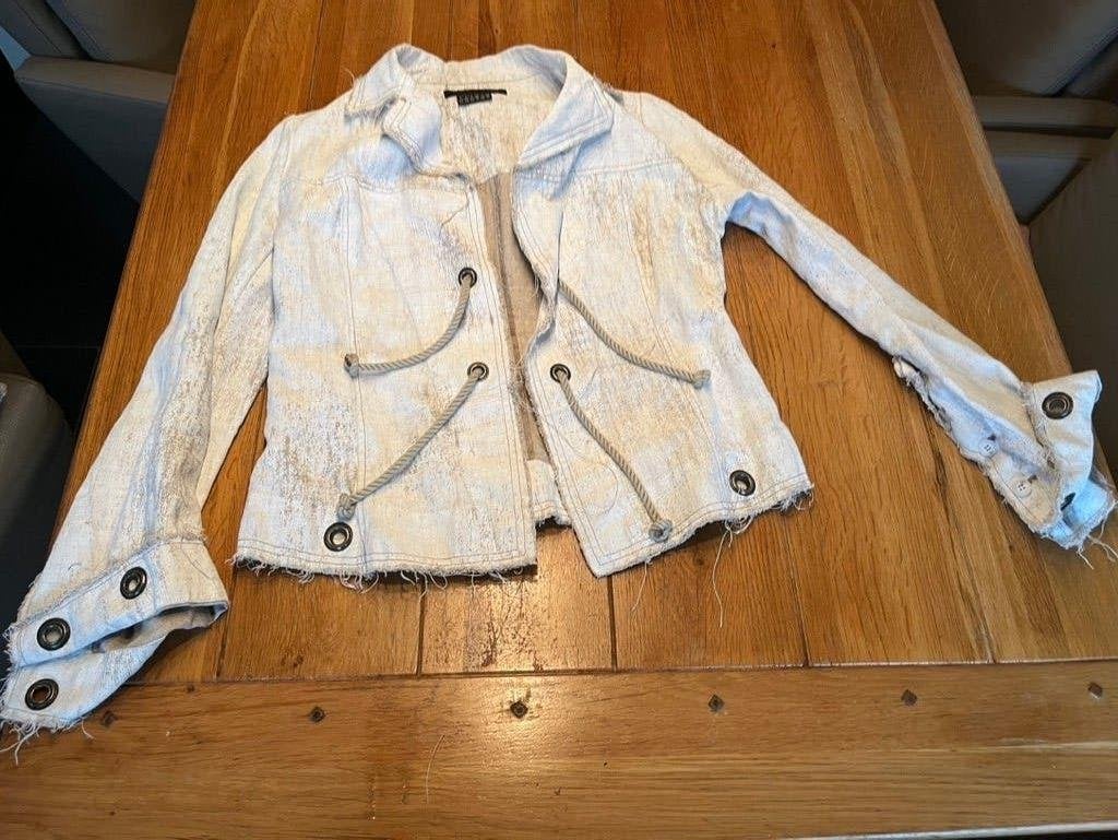 Ecru/wit Isabel de Pedro jasje, maat 42 = 38, Kleding | Dames, Maat 38/40 (M), Verzenden, Beige, Nieuw