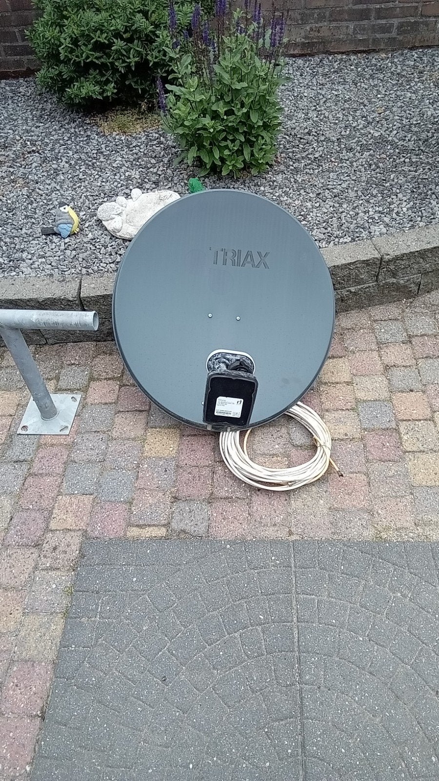 Triax schotelantenne met LNB en kabel, Ophalen, Gebruikt, (Schotel)antenne, Overige merken