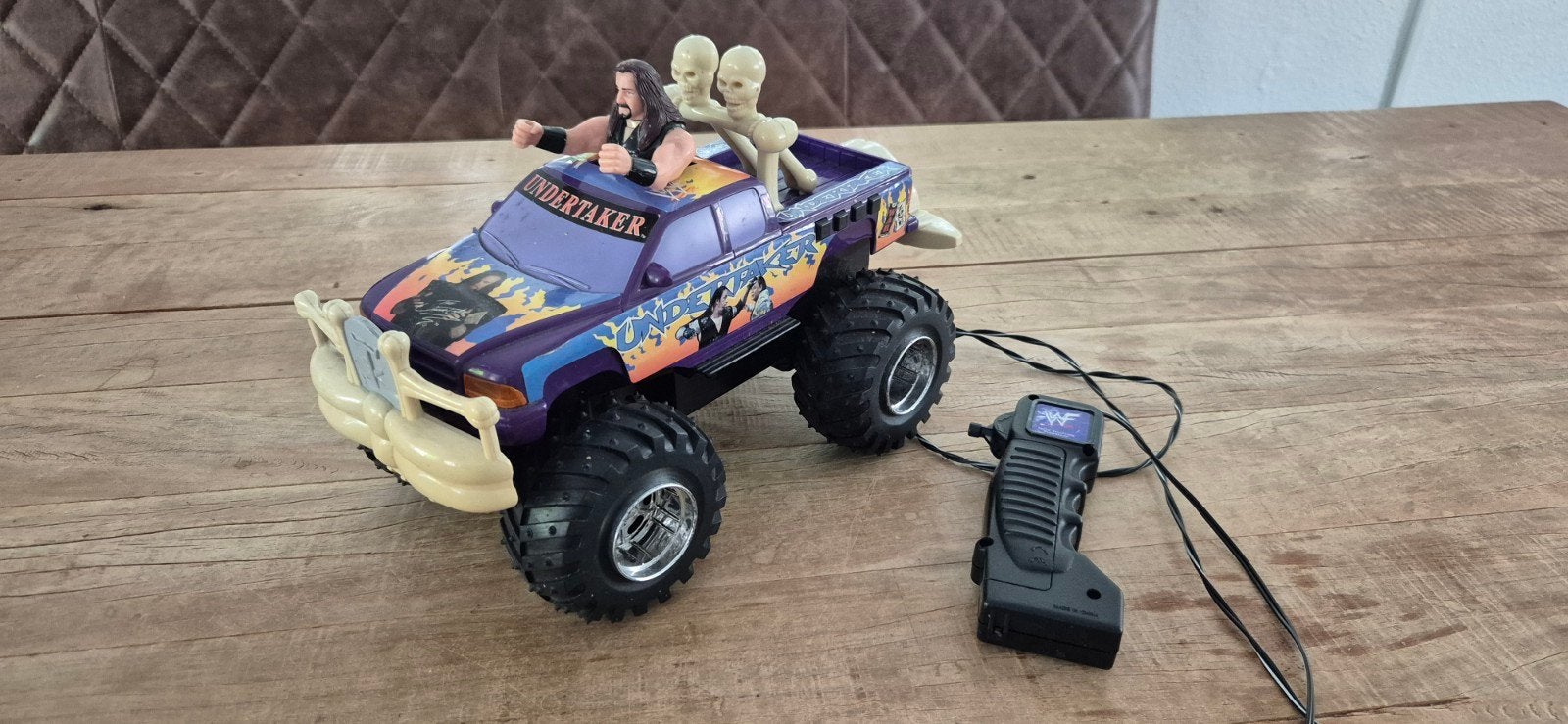 WWF undertaker Dodge 4x4 usa, Ophalen, Zo goed als nieuw, Overige schalen, Auto offroad