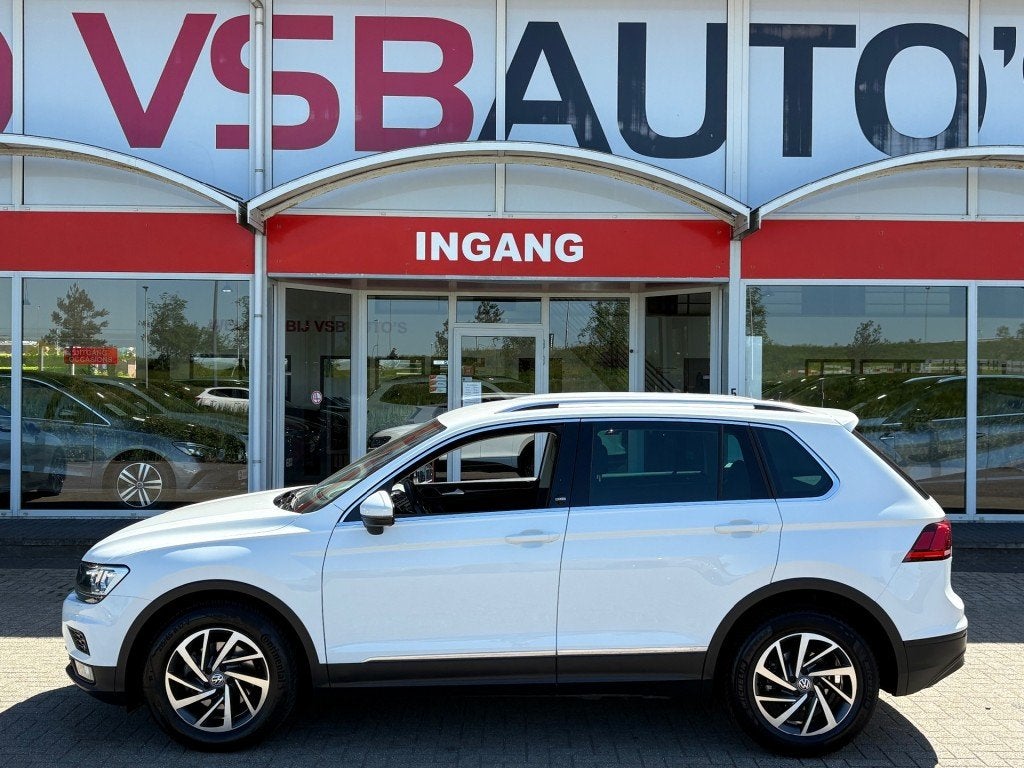 Volkswagen TIGUAN 1.4 TSI ACT 150PK SOUND LED CARPLAY NAVI E, Auto's, 4 cilinders, Wit, Handgeschakeld, SUV of Terreinwagen