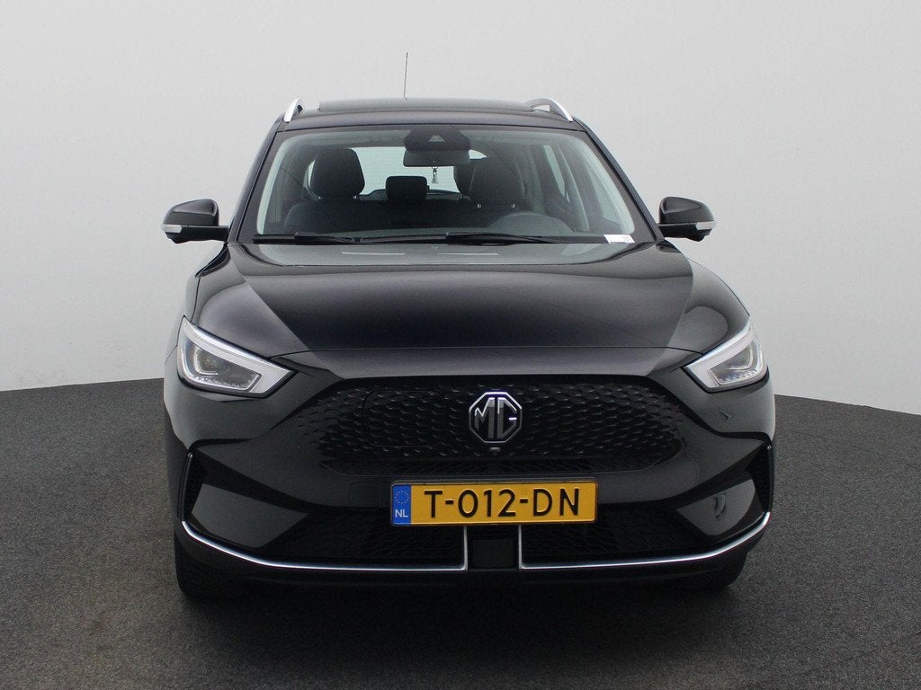 MG ZS EV Long Range Luxury 70 kWh, Auto's, MG, 12 maanden, Gebruikt, ZS, Zwart