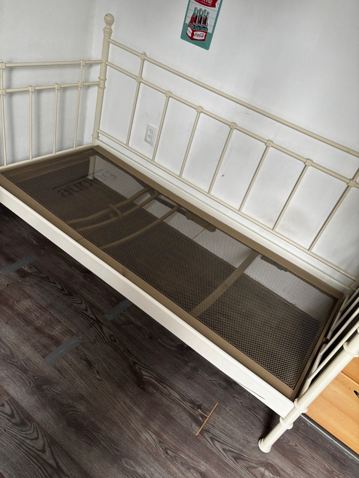 Wit metalen eenpersoonsbed/daybed, Ophalen, Gebruikt, 90 cm, Eenpersoons