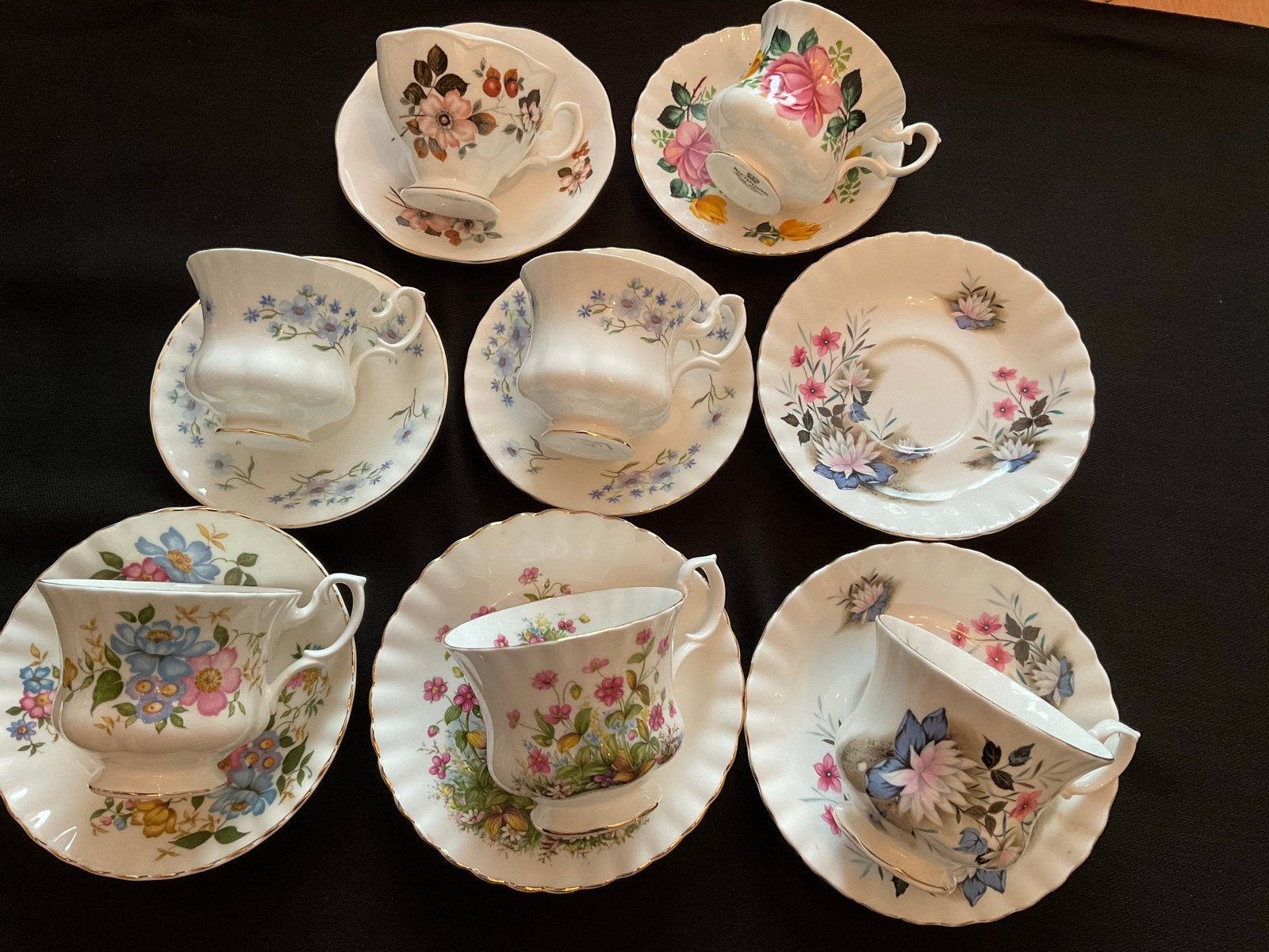 RIchmond Vintage Porseleinen Kop en Schotels, Ophalen, Zo goed als nieuw, Porselein, Kop en/of schotel