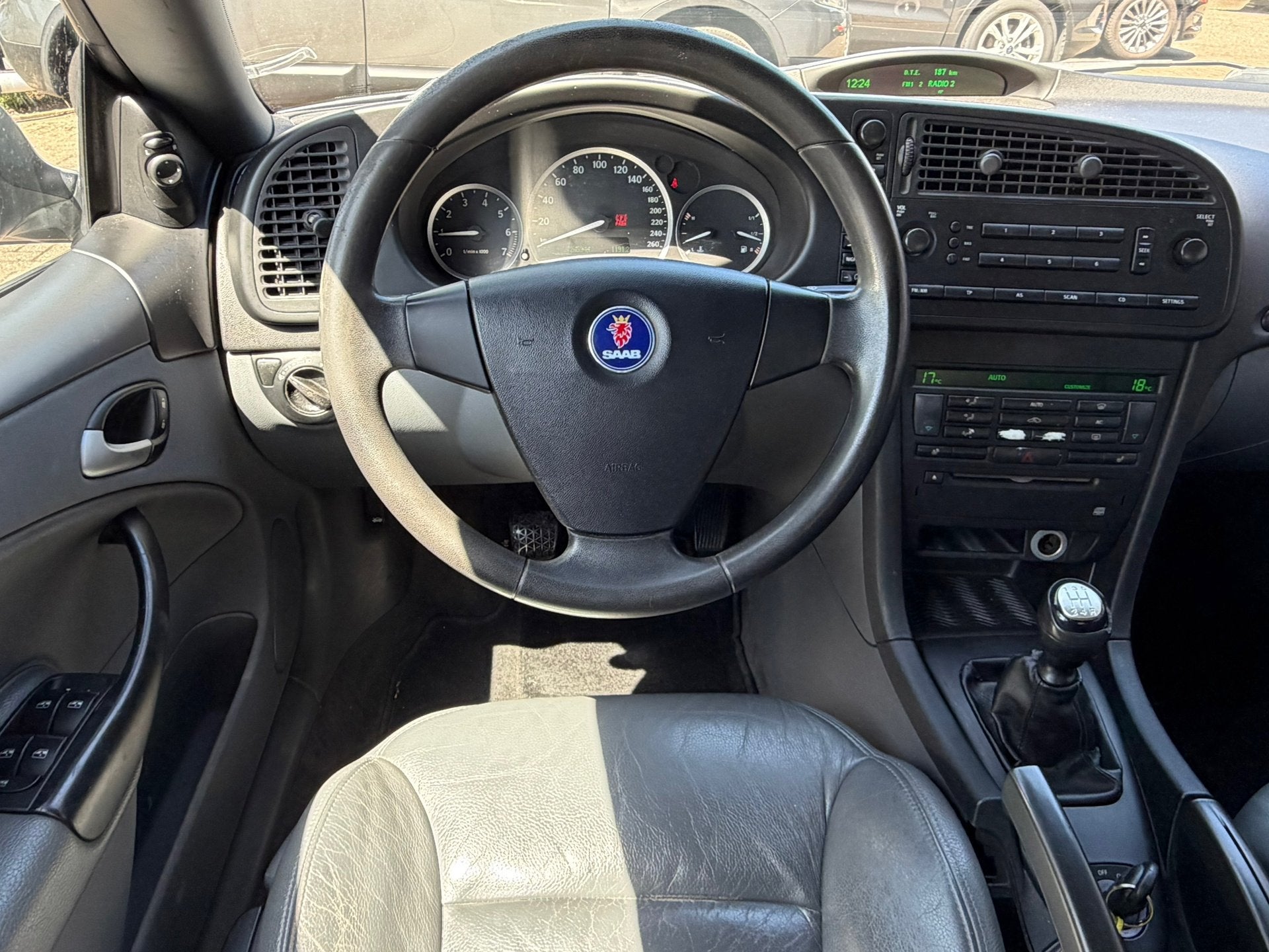 Saab 9-3 Cabrio 1.8t Vector 150PK Trekhaak,Clima,Cruise,Isof, Voorwielaandrijving, 1998 cc, Automatische klimaatregeling, Gebruikt