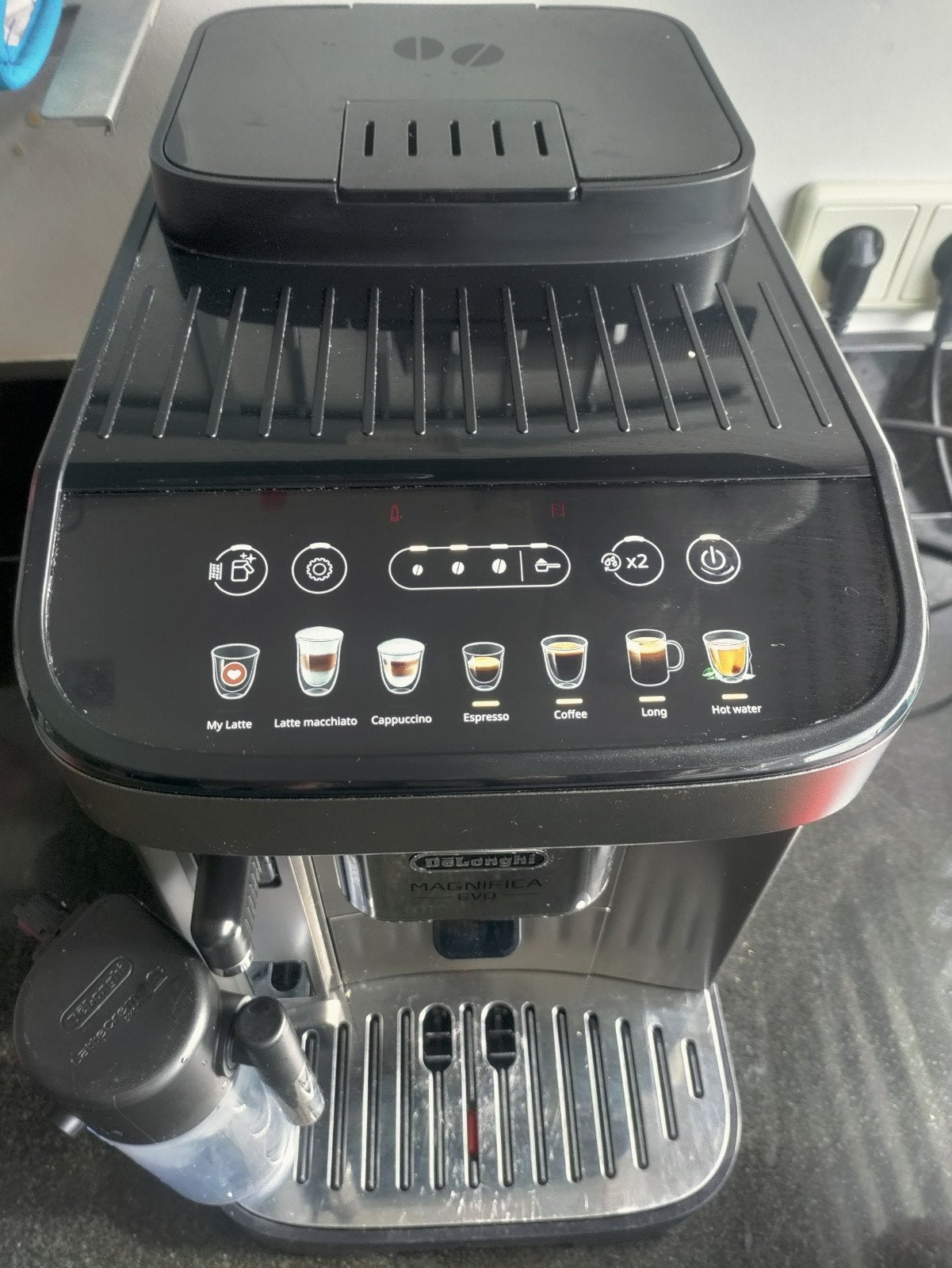 Foto 3 van De’Longhi Magnifica Evo met LatteCrema – zo goed als nieuw