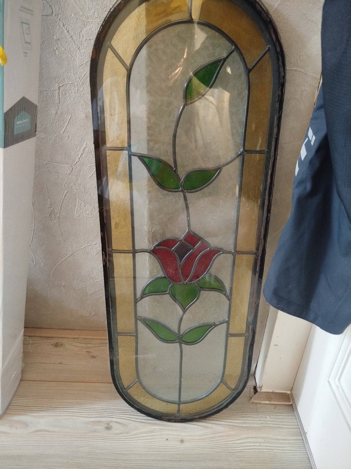 Glas-in-lood paneel met roosmotief, Antiek en Kunst, Antiek | Glas en Kristal, Ophalen