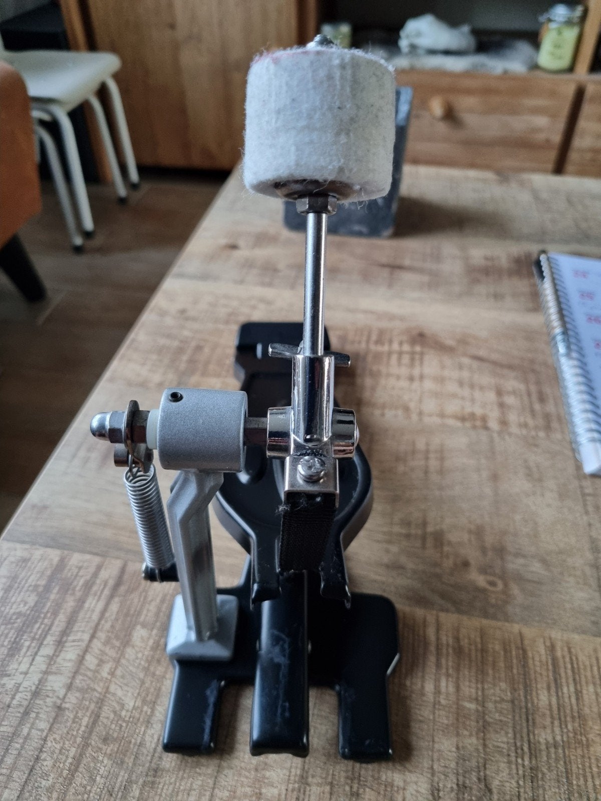 Drumpedaal in nieuwstaat ( bieden ), Muziek en Instrumenten, Ophalen, Zo goed als nieuw