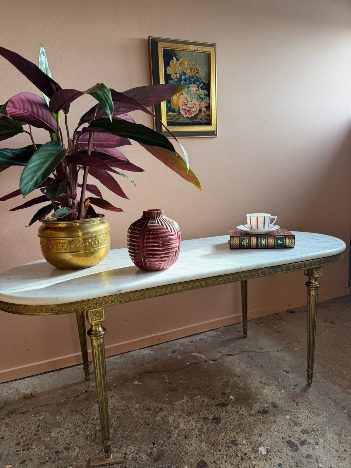 Vintage wit marmeren salontafel met messing onderstel, Ophalen, Minder dan 50 cm, Gebruikt, 100 tot 150 cm
