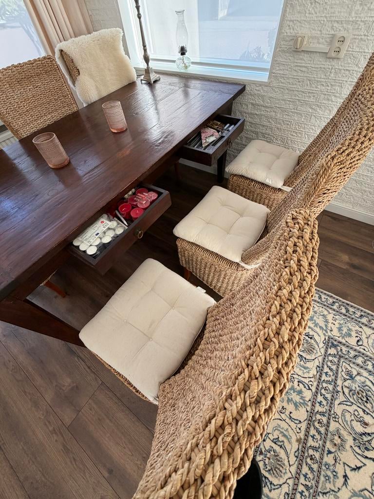 Robuuste houten eettafel met 6 stoelen, Gebruikt, 150 tot 200 cm, Vier personen, Rechthoekig