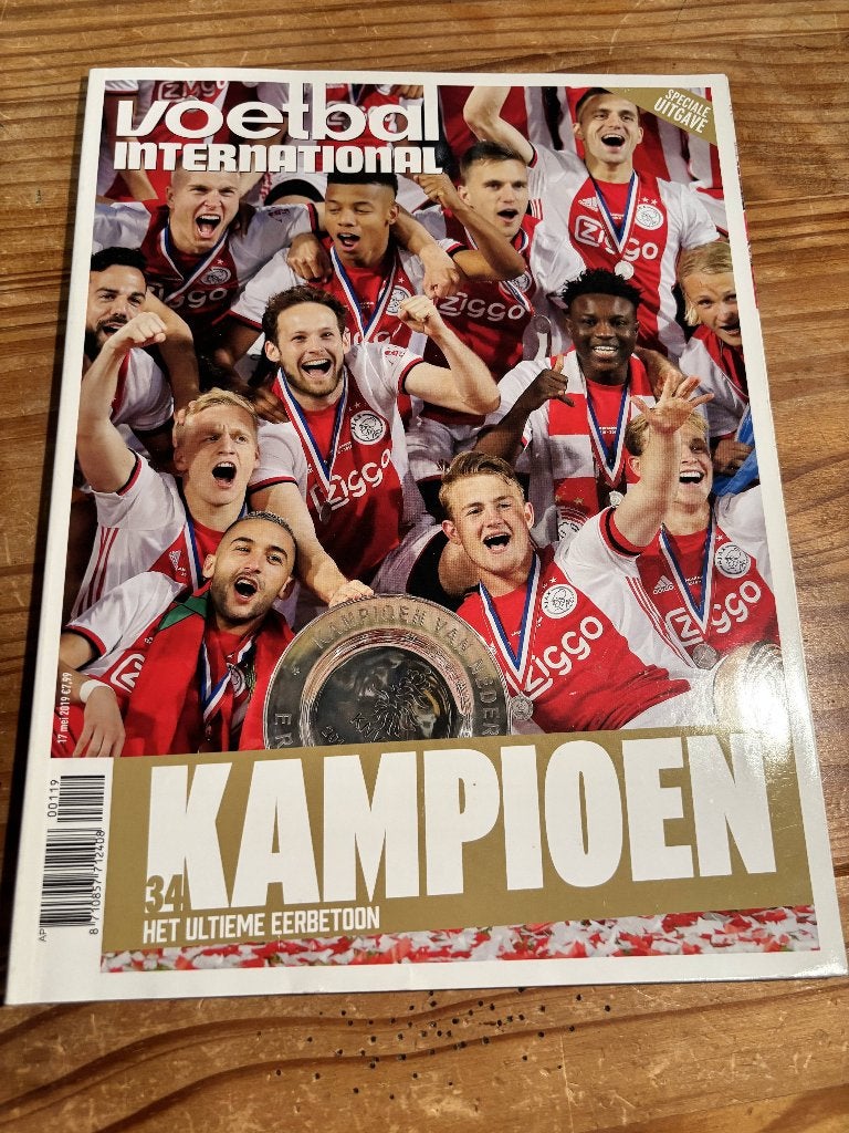 2,50 Ajax voetbal international kampioen 2018/2019 editie, Ophalen of Verzenden, Gebruikt, Ajax, Boek of Tijdschrift