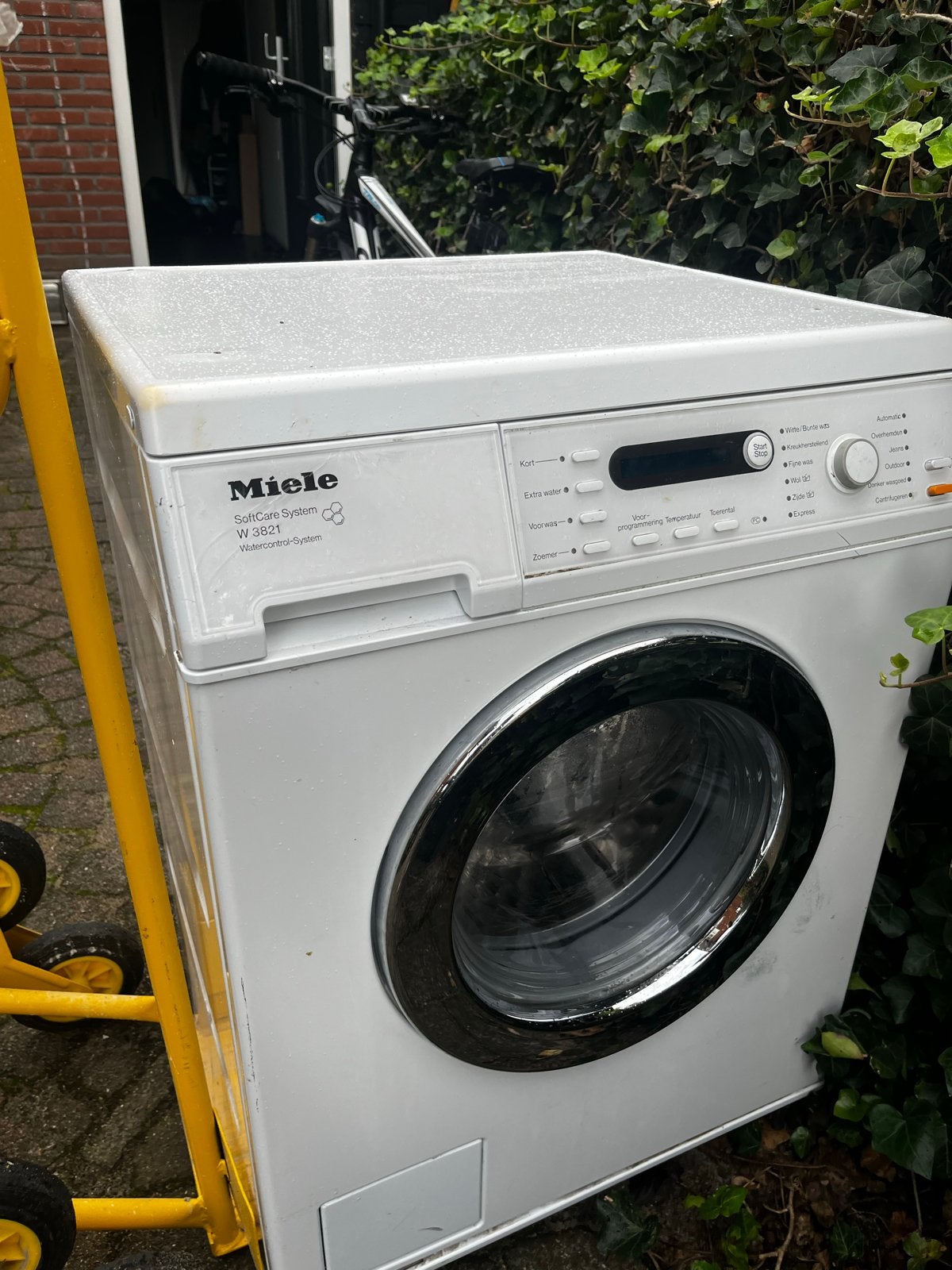Defect - Miele W 3821 SoftCare System Wasmachine - Defect, Ophalen of Verzenden, Voorlader, Niet werkend, 85 tot 90 cm