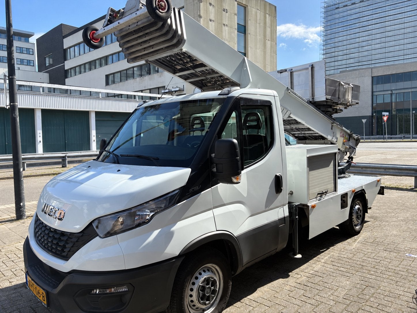 IVECO 35S14 Verhuislift Böcker 30M. KMstand 102108, Ophalen