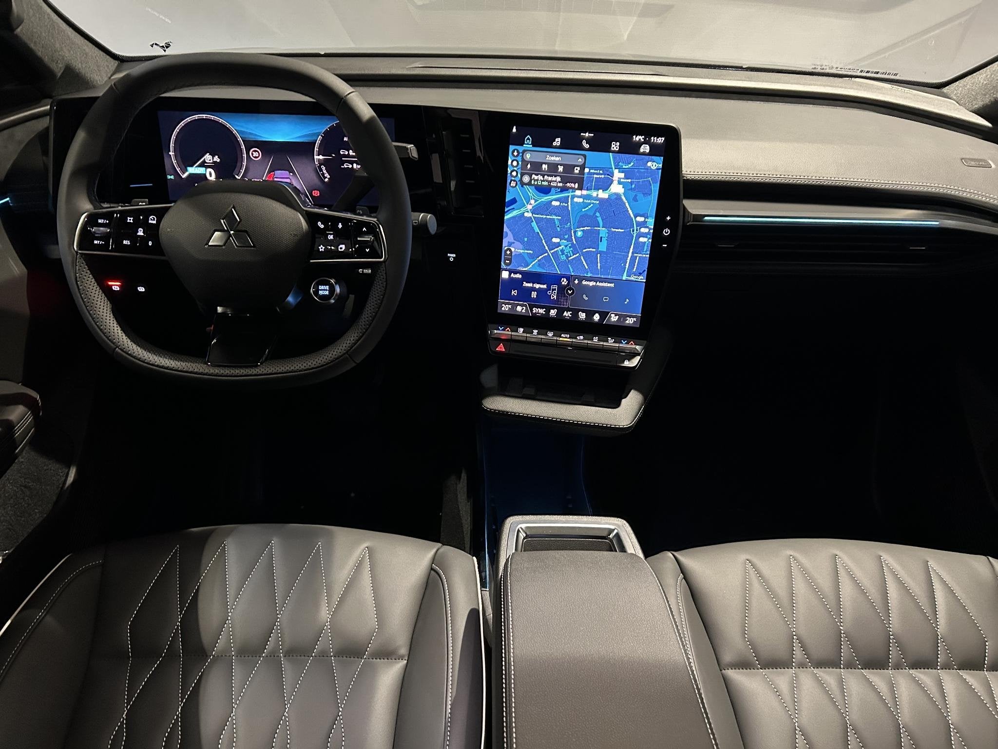 Mitsubishi Eclipse Cross Instyle 87 kWh | Warmtepomp | Harma, 40 min, Automatische klimaatregeling, 1801 kg, SUV of Terreinwagen