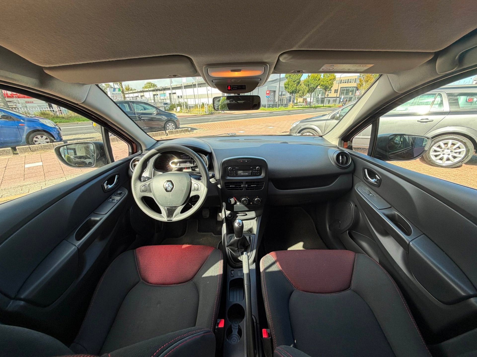 Renault Clio 0.9 TCe Authentique Airco|Cruise|Elektrisch pak, Voorwielaandrijving, Stof, 540 kg, Bruin