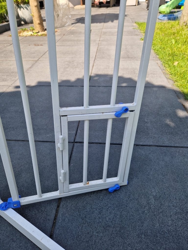 Traphekje voor kinderen met hond of katten deurtje, Ophalen, Gebruikt, Aluminium, Klemhekje