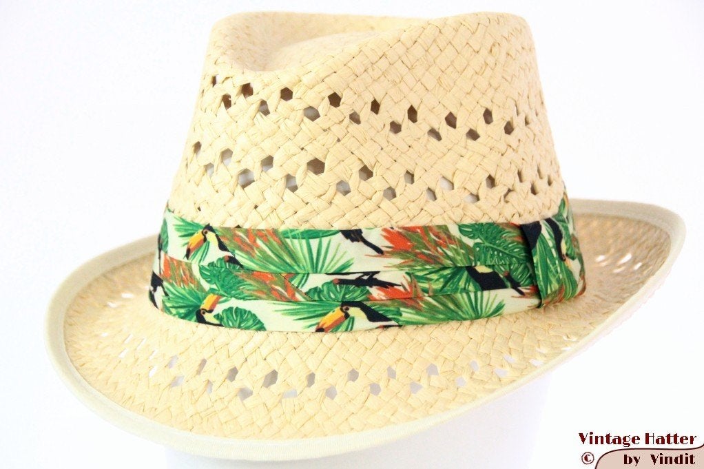 Zomer trilby met toekan band en witte rand 57, 58, 59 nieuw, Ophalen of Verzenden, Nieuw, 58 cm (L, 7¼ inch) of meer, Hoed