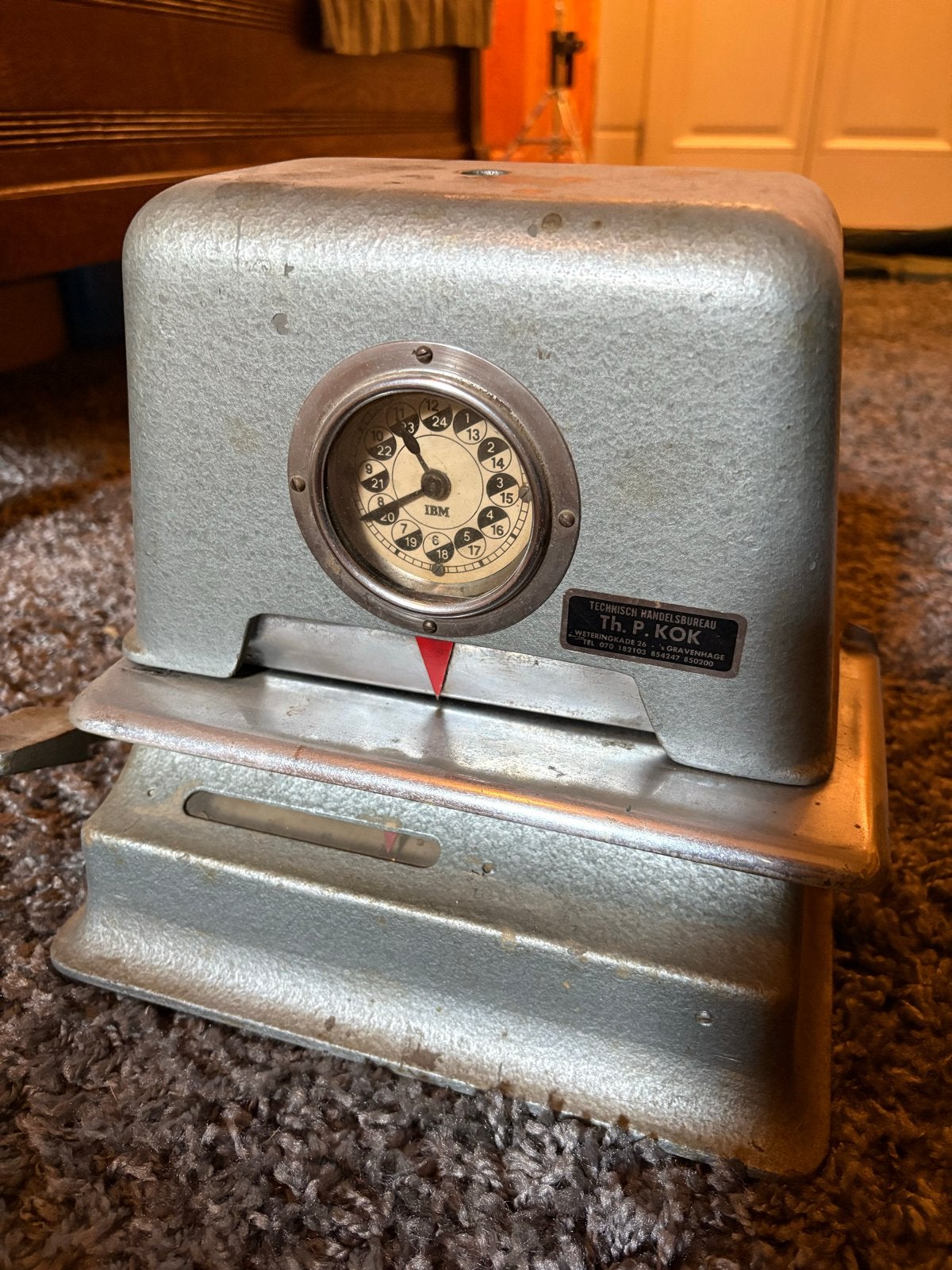 Vintage IBM prikklok voor personeel, Ophalen