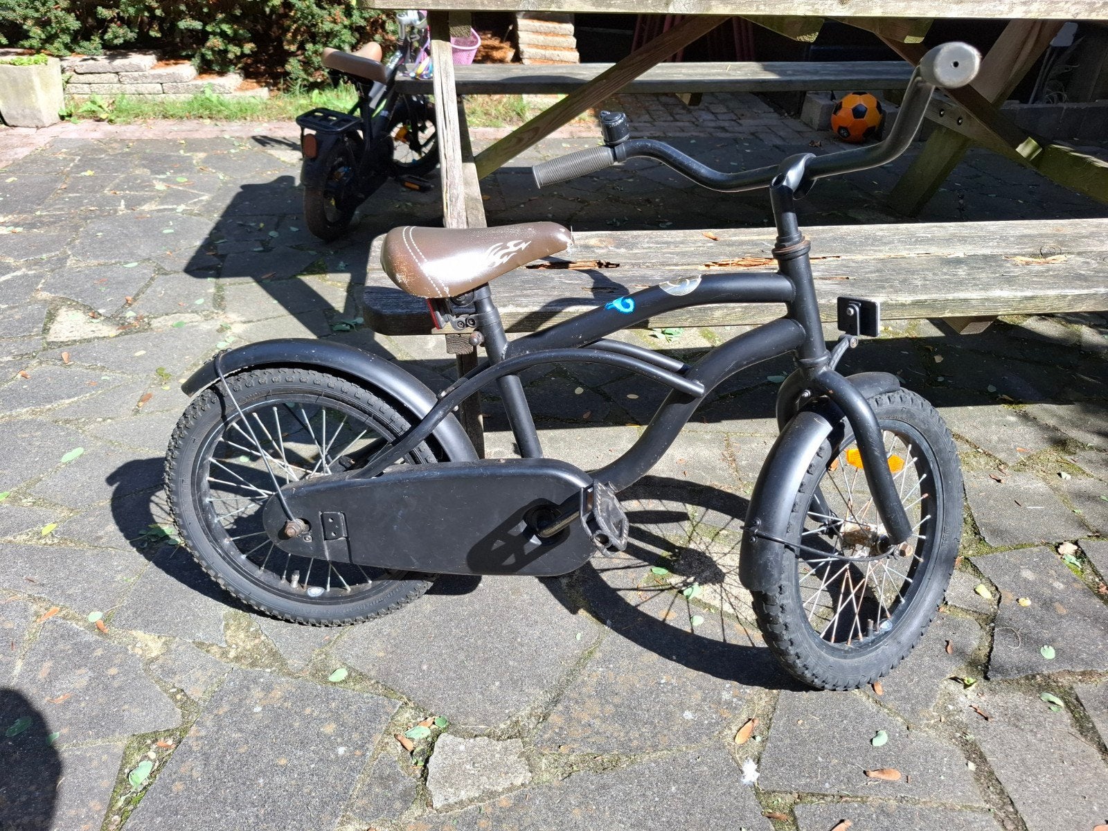 Kinderfiets 16 inch - Zwart met bruin zadel, Ophalen, Gebruikt, Terugtraprem, 16 tot 20 inch