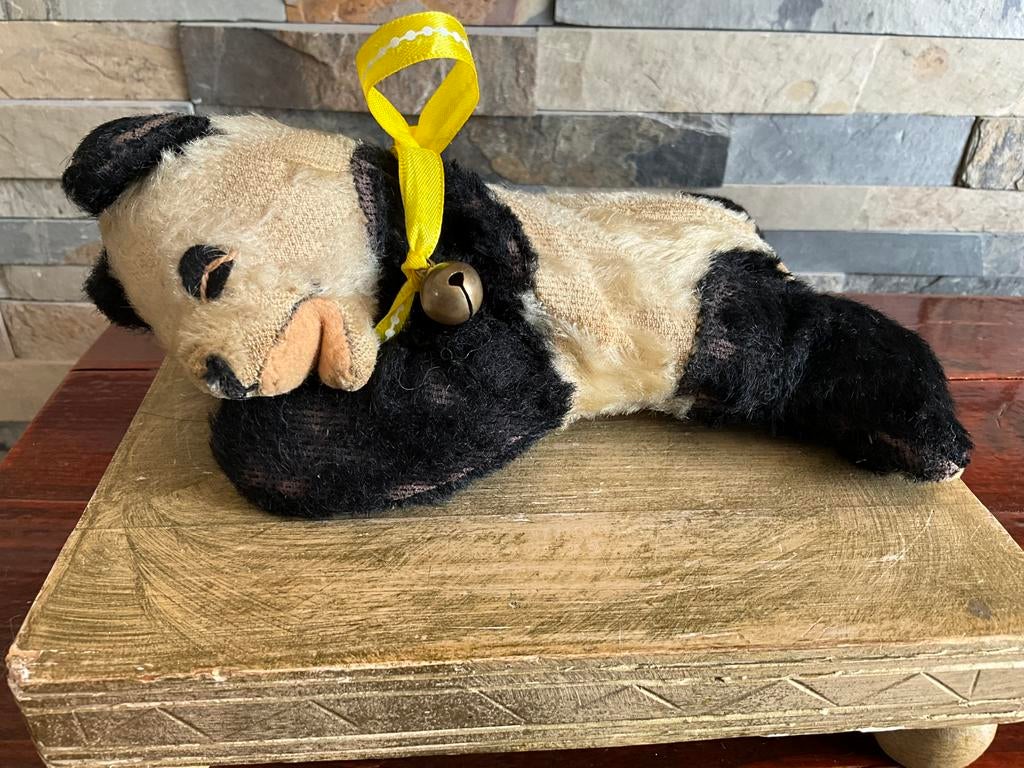Antieke liggende panda beer van Steiff, Antiek en Kunst, Antiek | Speelgoed, Ophalen of Verzenden