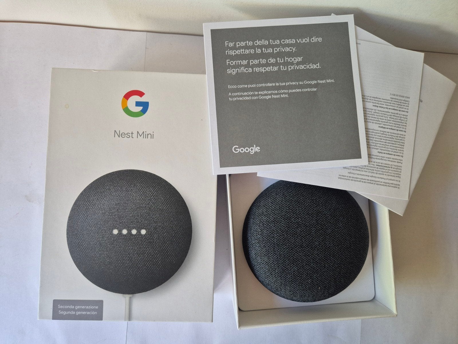 Google Nest Mini (2e generatie) - Zo goed als Nieuw in Doos, Audio, Tv en Foto, Luidsprekers, Slimme speaker, Google, Ophalen of Verzenden