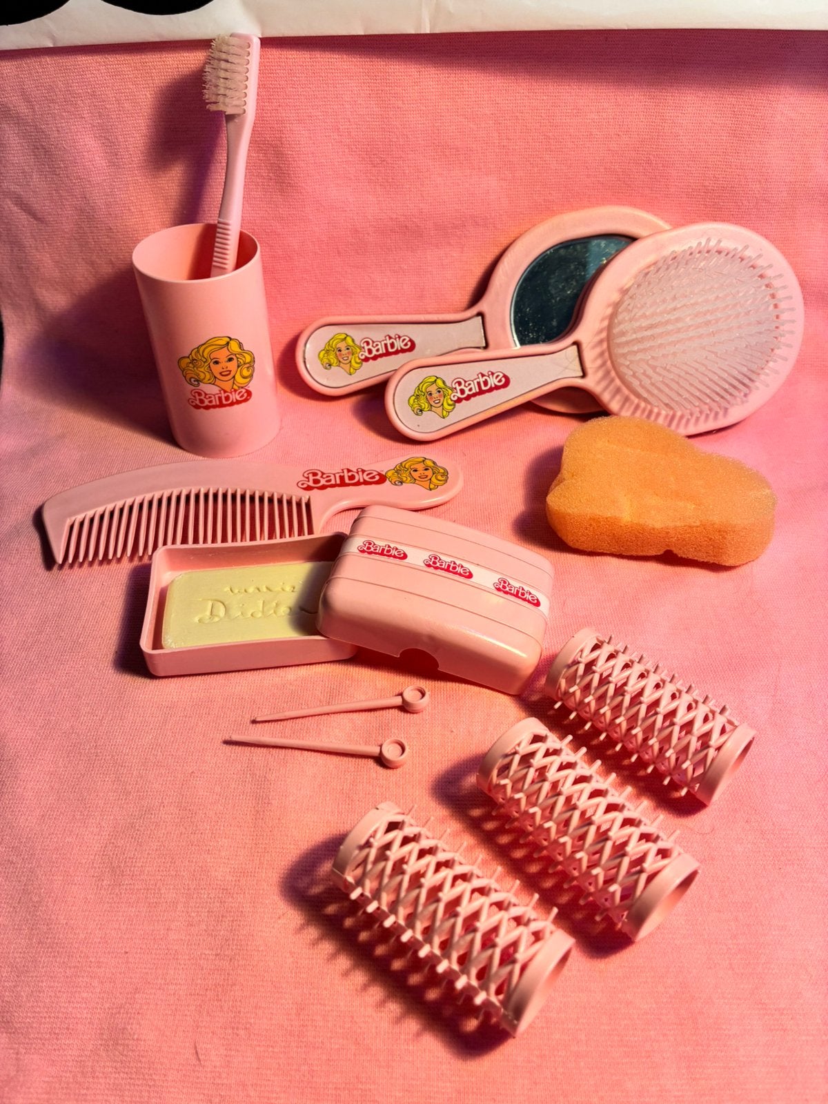 Uniek setje met toilet artikelen Barbie. Jaren 80 vintage., Ophalen of Verzenden, Zo goed als nieuw