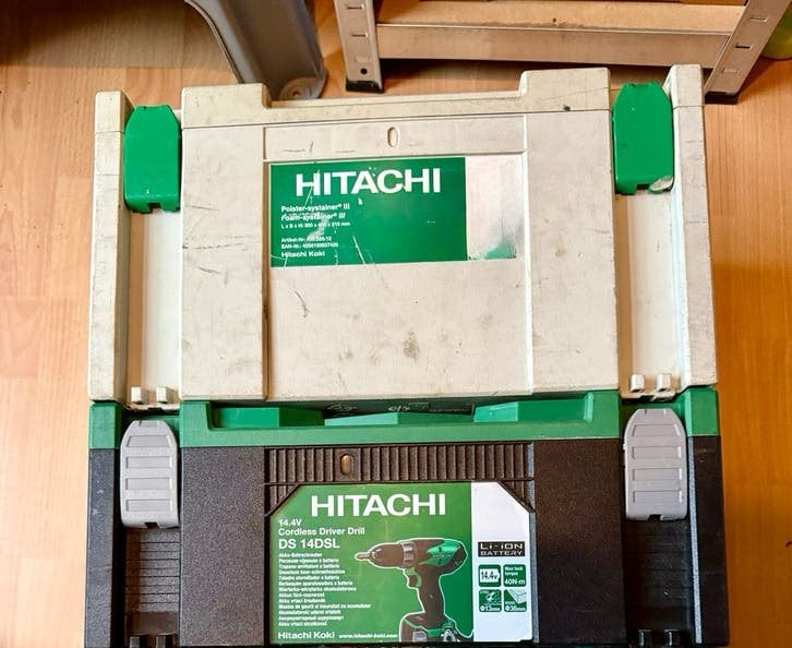 Hitachi kisten - Gebruikt, Ophalen of Verzenden, Gebruikt, Boor- en Schroefmachine, Variabele snelheid