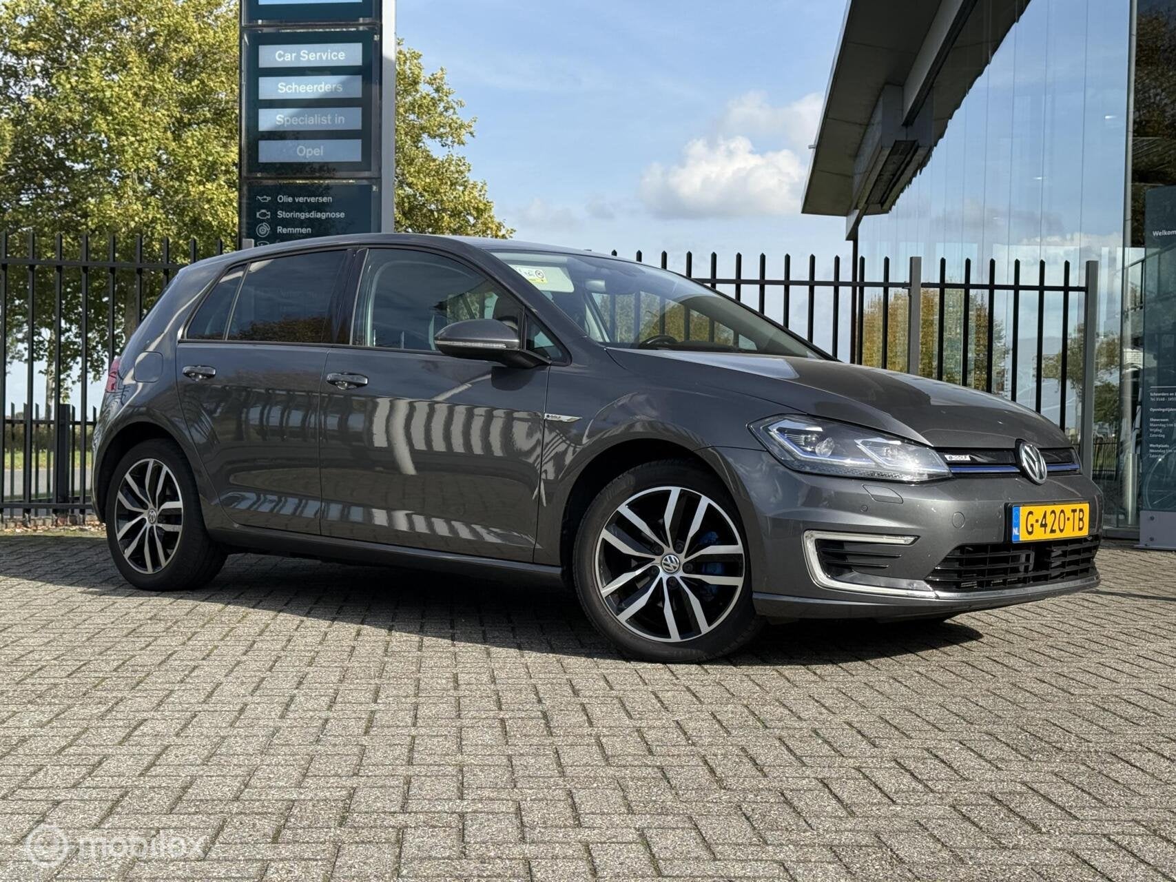 Volkswagen e-Golf|SoH 88%| Winterpack | ACC | Carplay | Led, 136 pk, Gebruikt, Met garantie (alle), 231 km
