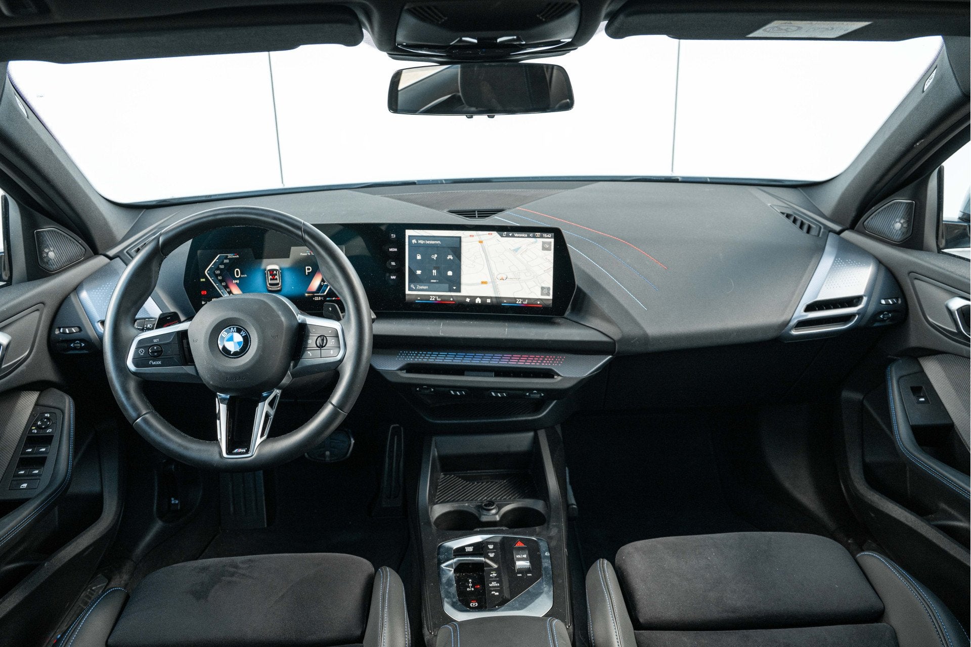 BMW 1 Serie 120 M Sport Automaat / Sportstoelen / Achteruitr, Auto's, Dealer onderhouden, Gebruikt, 156 pk, Met garantie (alle)