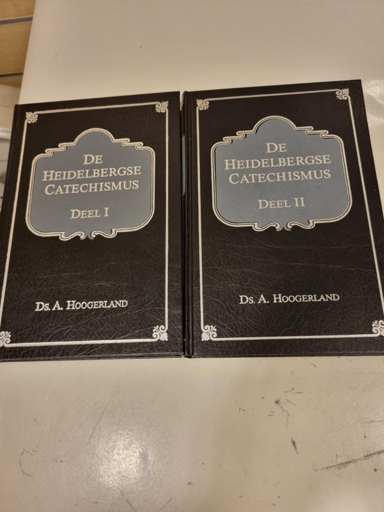 Ds. A. Hoogerland. De Heidelbergse Catechismus. 2 delen., Ophalen of Verzenden, Gelezen, Christendom | Protestants