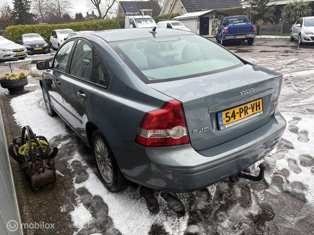 Volvo S40 2.4 Momentum, Voorwielaandrijving, Stof, Gebruikt, Beige