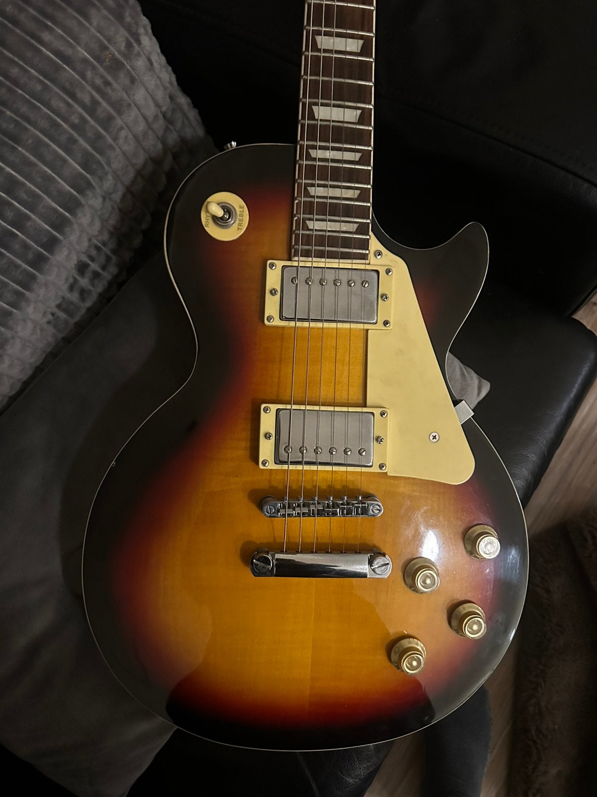 Elektrishe gitaar gibson style, Verzenden, Zo goed als nieuw, Solid body, Overige merken