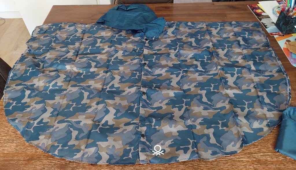 Regenponcho, Jongen of Meisje, Nieuw, Ophalen of Verzenden, Benetton
