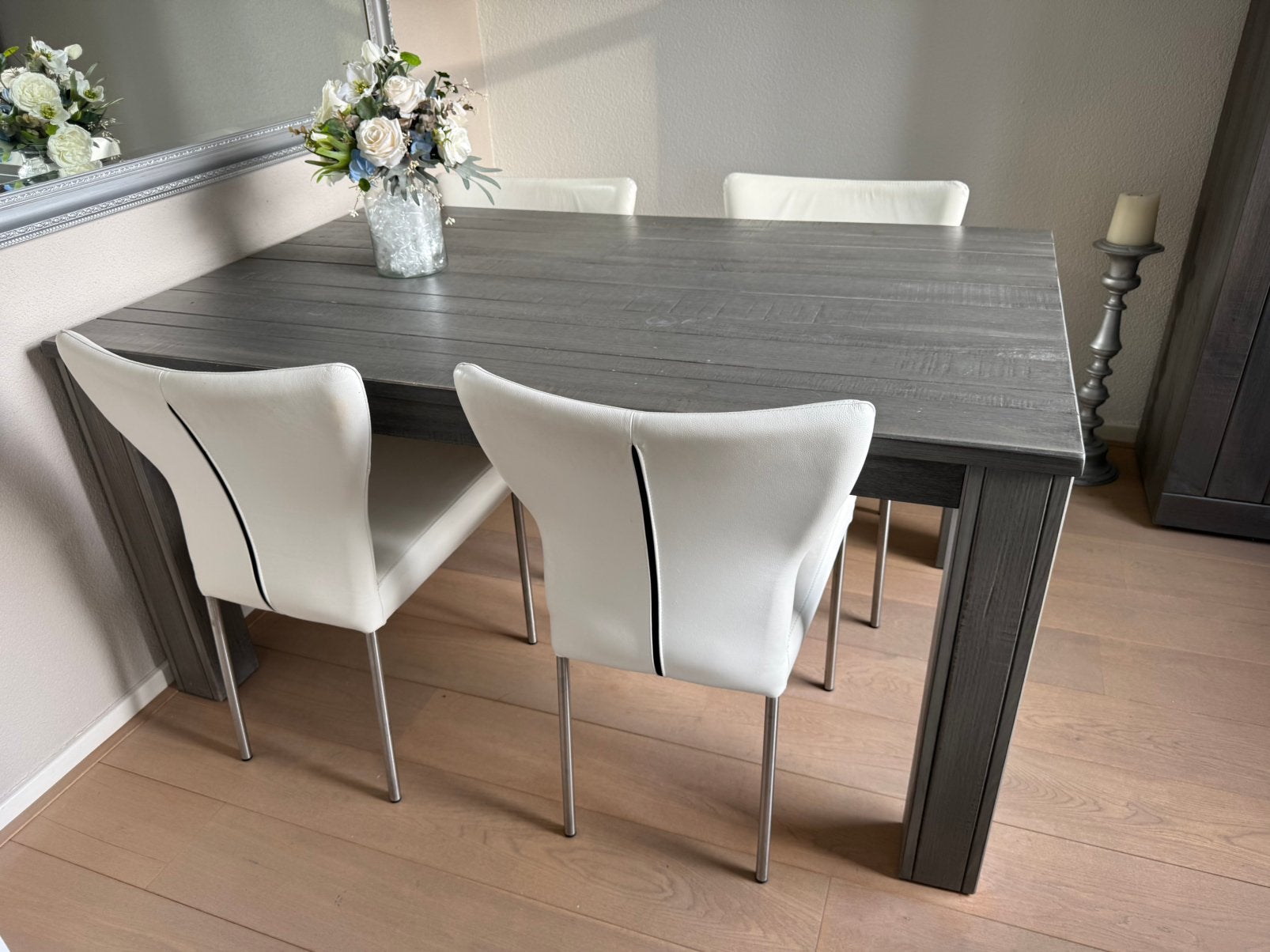 4 Hermes witte leren eetkamerstoelen met metalen poten, Ophalen, Wit, Leer, Zo goed als nieuw