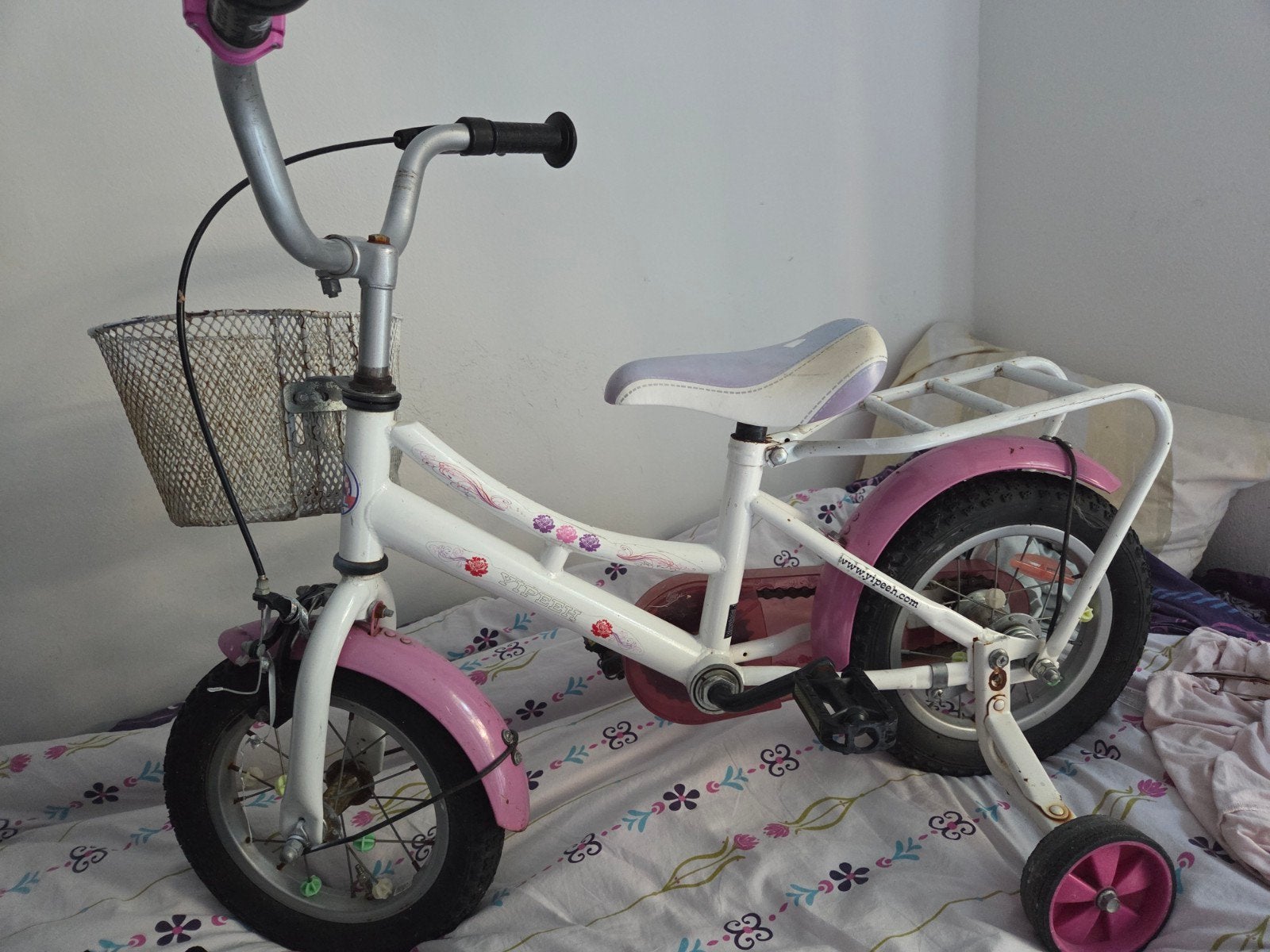 Kinderfiets  met zijwieltjes en mandje, Ophalen of Verzenden, Gebruikt, 16 tot 20 inch, Zijwieltjes
