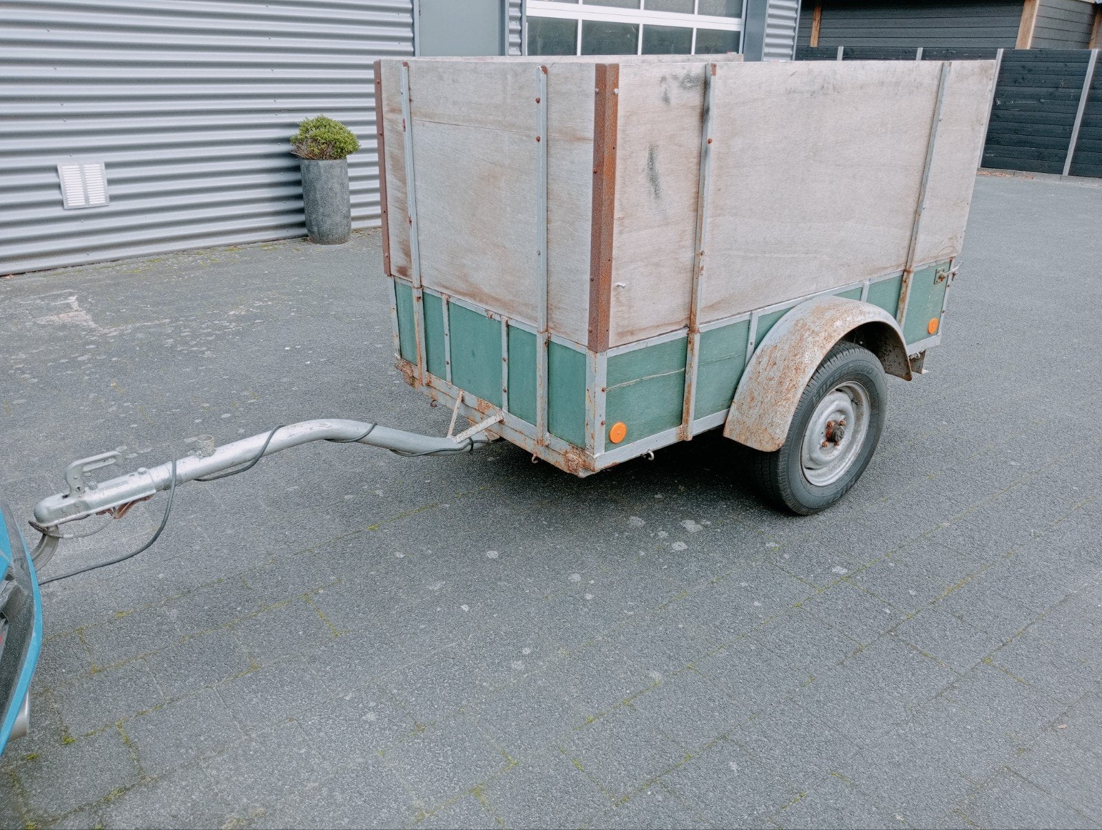 Degelijke aanhanger voor schapen of tuinwerkzaamheden, Ophalen, Gebruikt