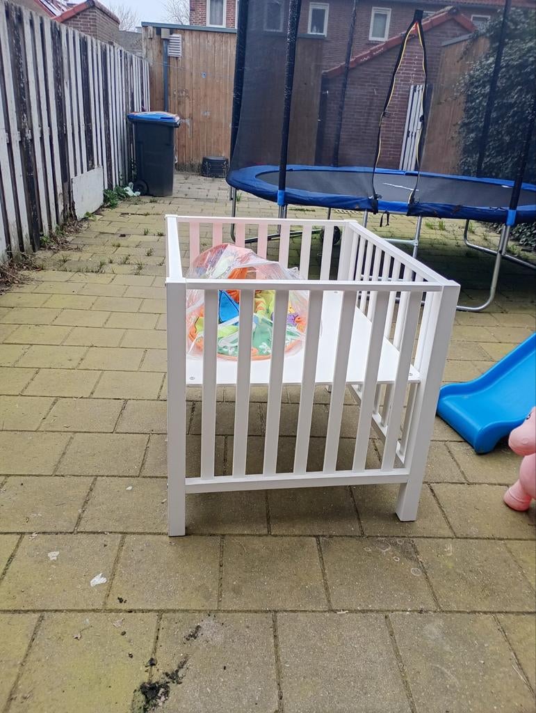 Witte stevige babybox gratis op te halen, Kinderen en Baby's, Boxen, Ophalen, Zo goed als nieuw