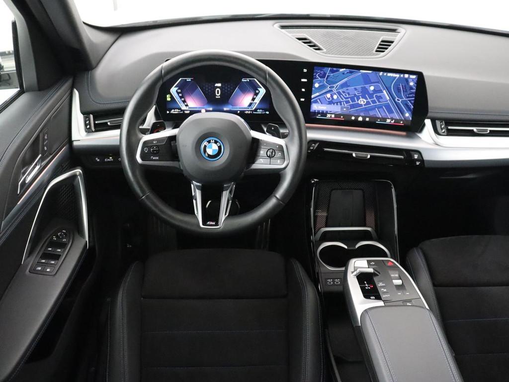 BMW X1 xDrive25e M Sport | SOH 93,3% | Adaptive cruise | Mas, Auto's, BMW, Gebruikt, 16 kWh, Bedrijf, Vierwielaandrijving