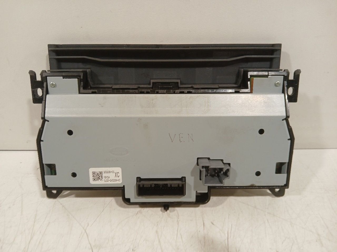 Bedieningspaneel kachel Land Rover Evoque, Onderdelen@venauto.nl, Van der Ven Autorecycling B.V., Ettenseweg 76, 4706 PB Roosendaal, The Netherlands