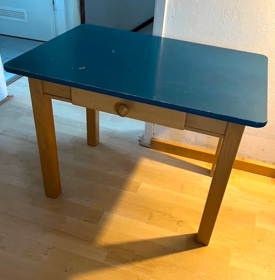 Kindertafel blauw met lade 70x50x51cm, Kinderen en Baby's, Kinderkamer | Tafels en Stoelen, Ophalen, Gebruikt, Tafel(s)