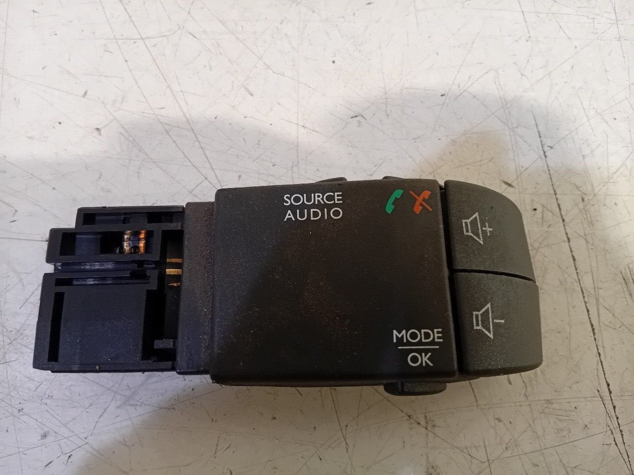Radio bediening Dacia Dokker, Auto diversen, Autoradio's, Ophalen of Verzenden, Van der Ven Autorecycling B.V., Onderdelen@venauto.nl