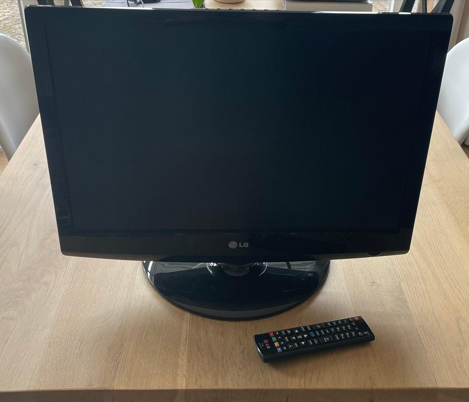 LG 22LG3000 22" flatscreen TV met afstandsbediening, Gebruikt, Ophalen of Verzenden, 40 tot 60 cm, LG