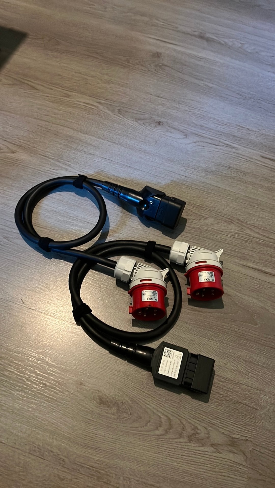 Te koop 2 stekkers voor E-Tron lader, Ophalen, Zo goed als nieuw, Laadkabel