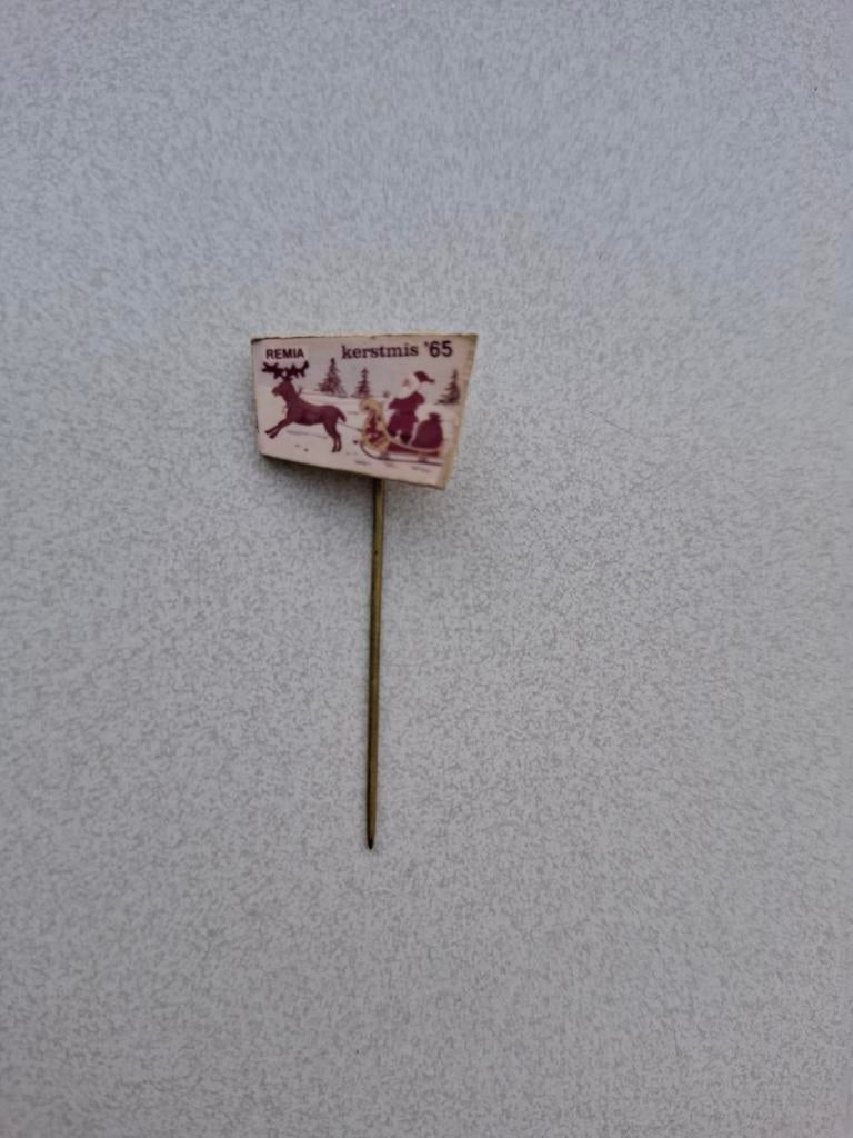 Vintage speldje prikker pin steekspeld Remia Kerstmis 1965, Ophalen of Verzenden, Gebruikt, Overige onderwerpen