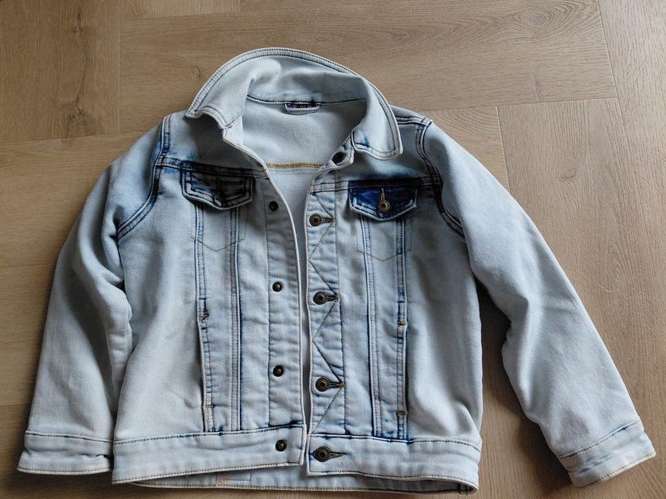 Dutch Denim Lichtblauwe spijkerjasje 122, Kinderen en Baby's, Ophalen of Verzenden, Zo goed als nieuw, Meisje, Jas