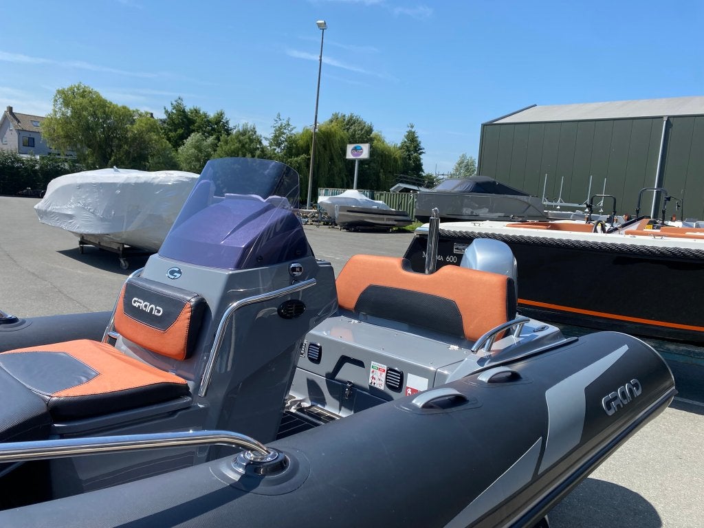 Foto 8 van Grand 420 Golden line met Honda 50 pk - 2023