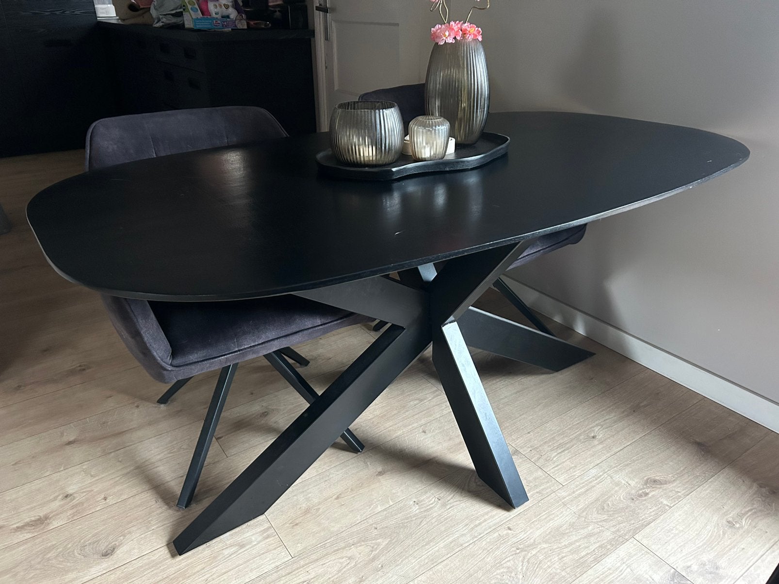 Nieuwe zwarte tafel in doos, Huis en Inrichting, Tafels | Eettafels, Zo goed als nieuw, 50 tot 100 cm, 150 tot 200 cm, Ovaal, Ophalen of Verzenden