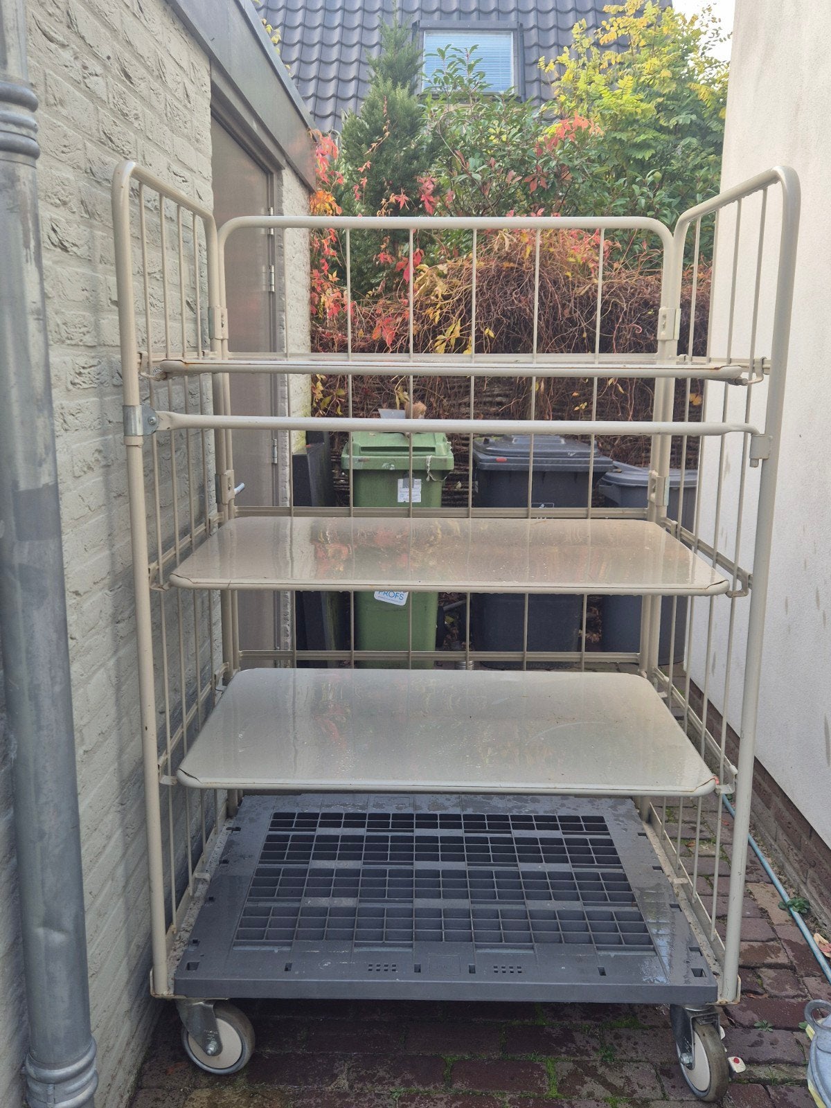Stevige metalen rolcontainer met 3 uitneembare schapp, Ophalen, Gebruikt