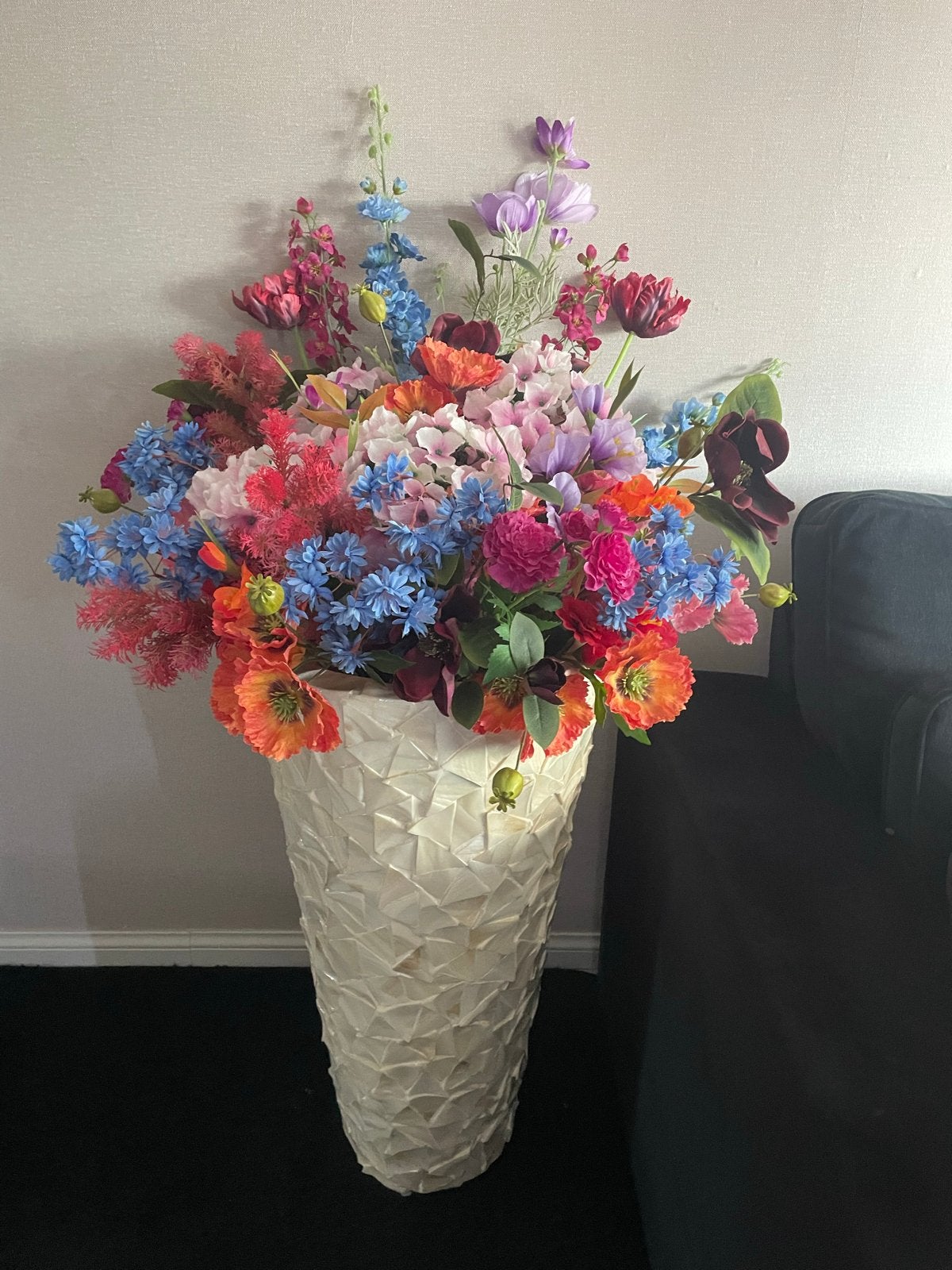 Grote schelpenvaas (exclusief bloemen), Huis en Inrichting, Met patroon/structuur, Beige, Natuurlijk materiaal, Ophalen of Verzenden