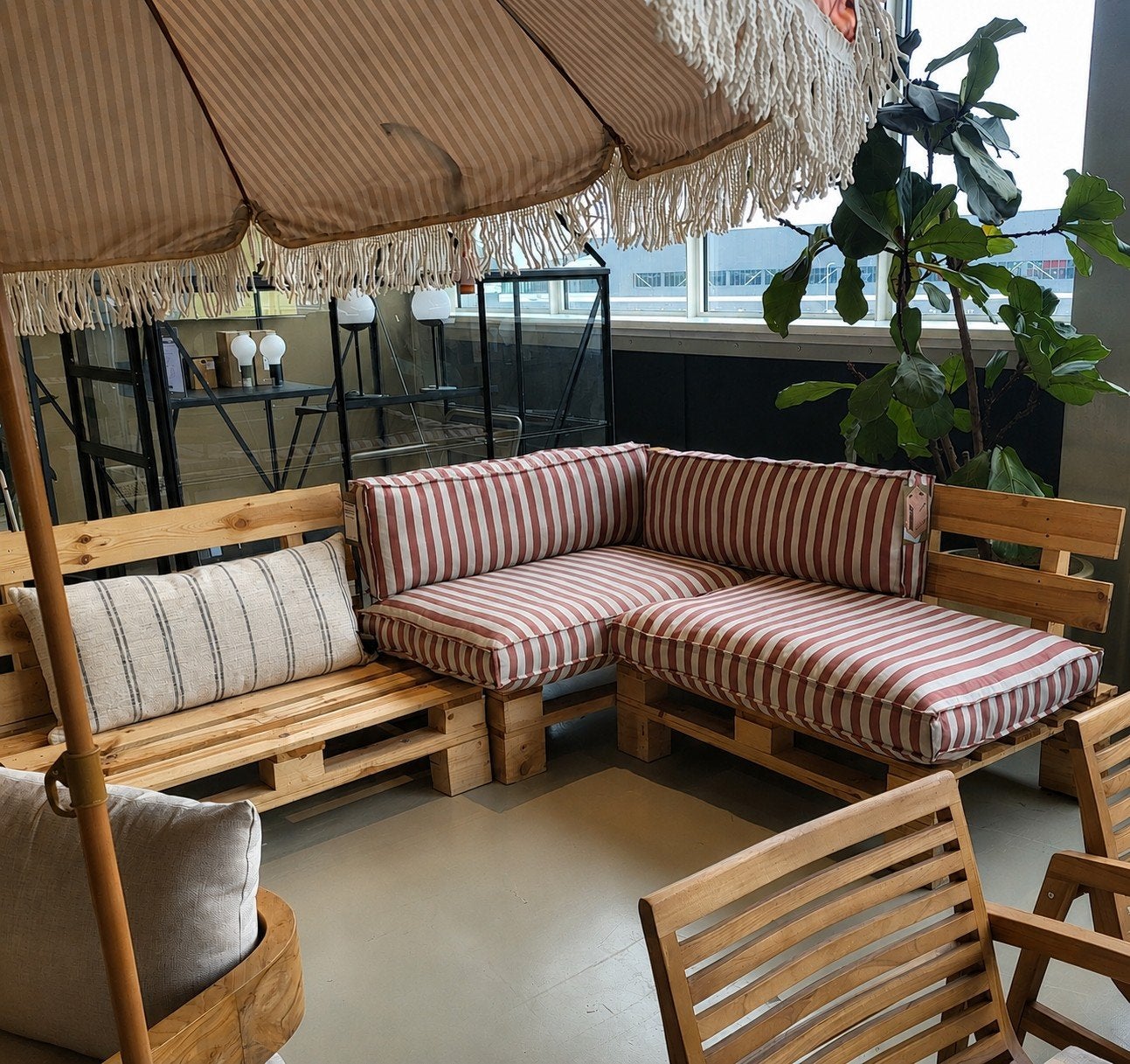 Zo goed als nieuwe palletbank van Loods5, Ophalen, Modern, industrieel, lounge, 150 tot 200 cm, Tweepersoons