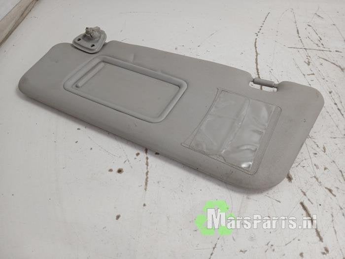 Zonneklep van een Daihatsu Cuore, Auto-onderdelen, Interieur en Bekleding, Daihatsu, Gebruikt, 3 maanden garantie, Ophalen of Verzenden